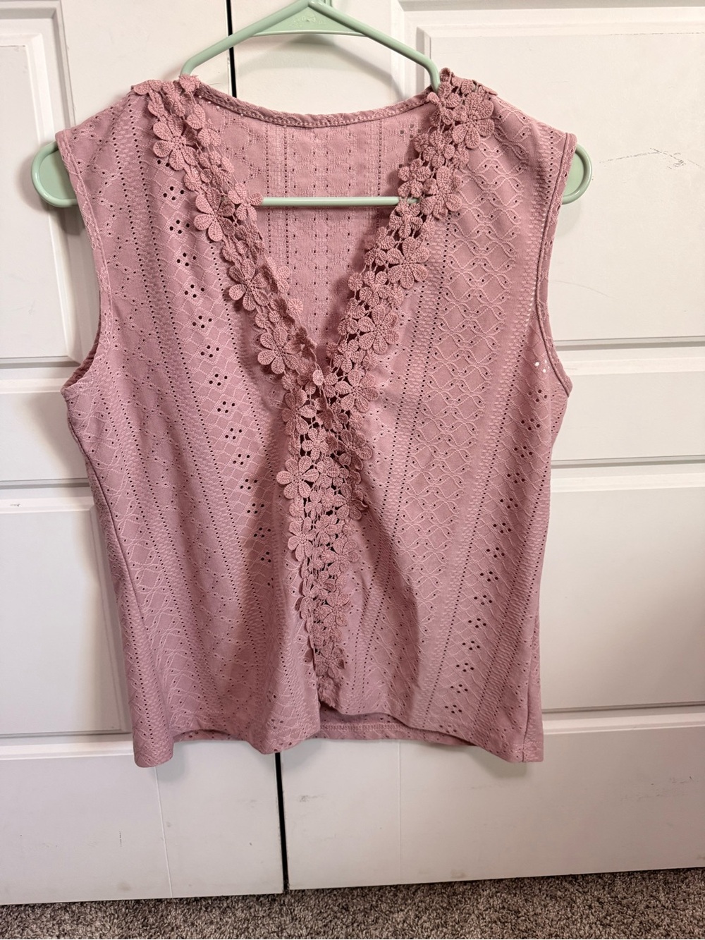 Sleeveless Floral Trim Eyelet Tank - Dusty Rose